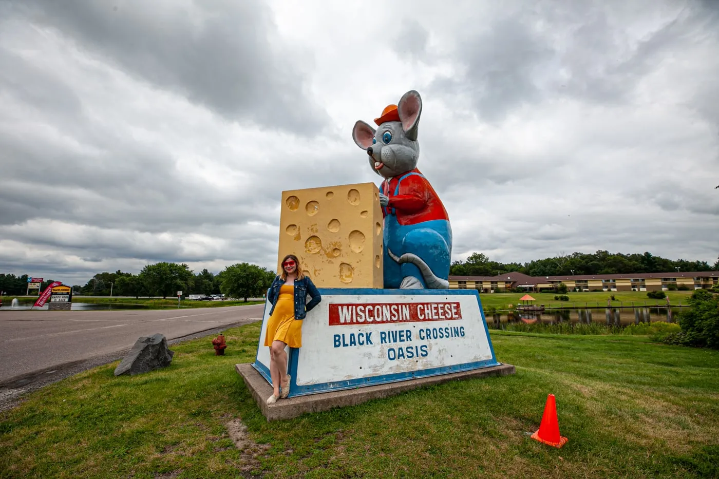 Giant Black River Crossing Oasis Mouse with Cheese in Black River Falls, Wisconsin - roadside attractions in Wisconsin