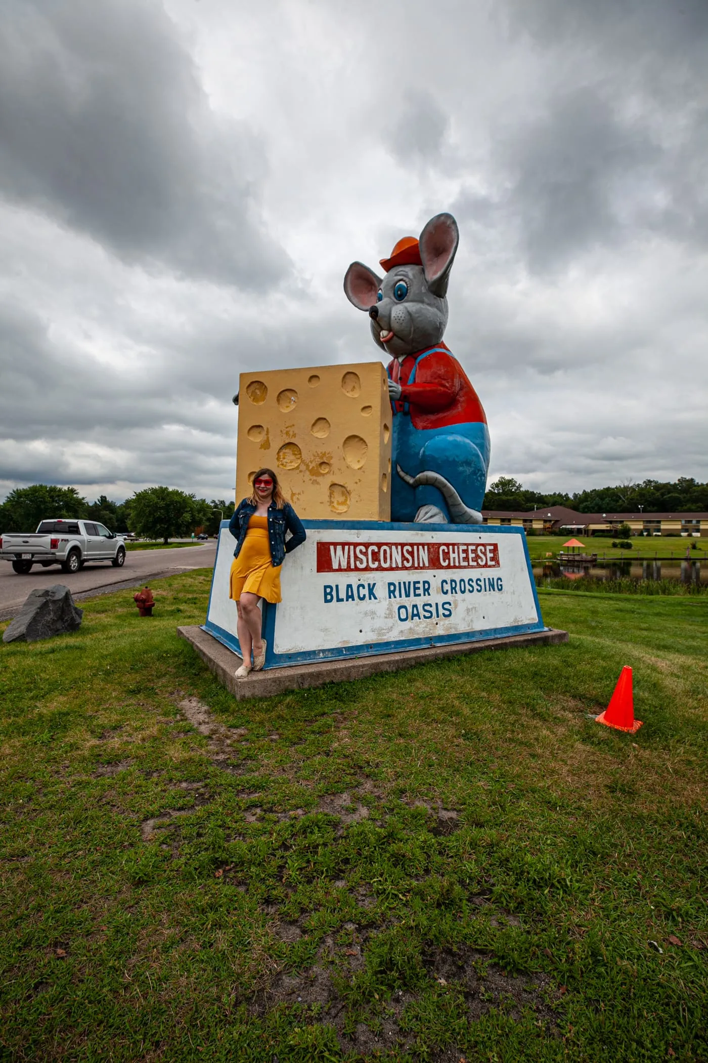 Giant Black River Oasis Mouse with Cheese in Black River Falls, Wisconsin - roadside attractions in Wisconsin
