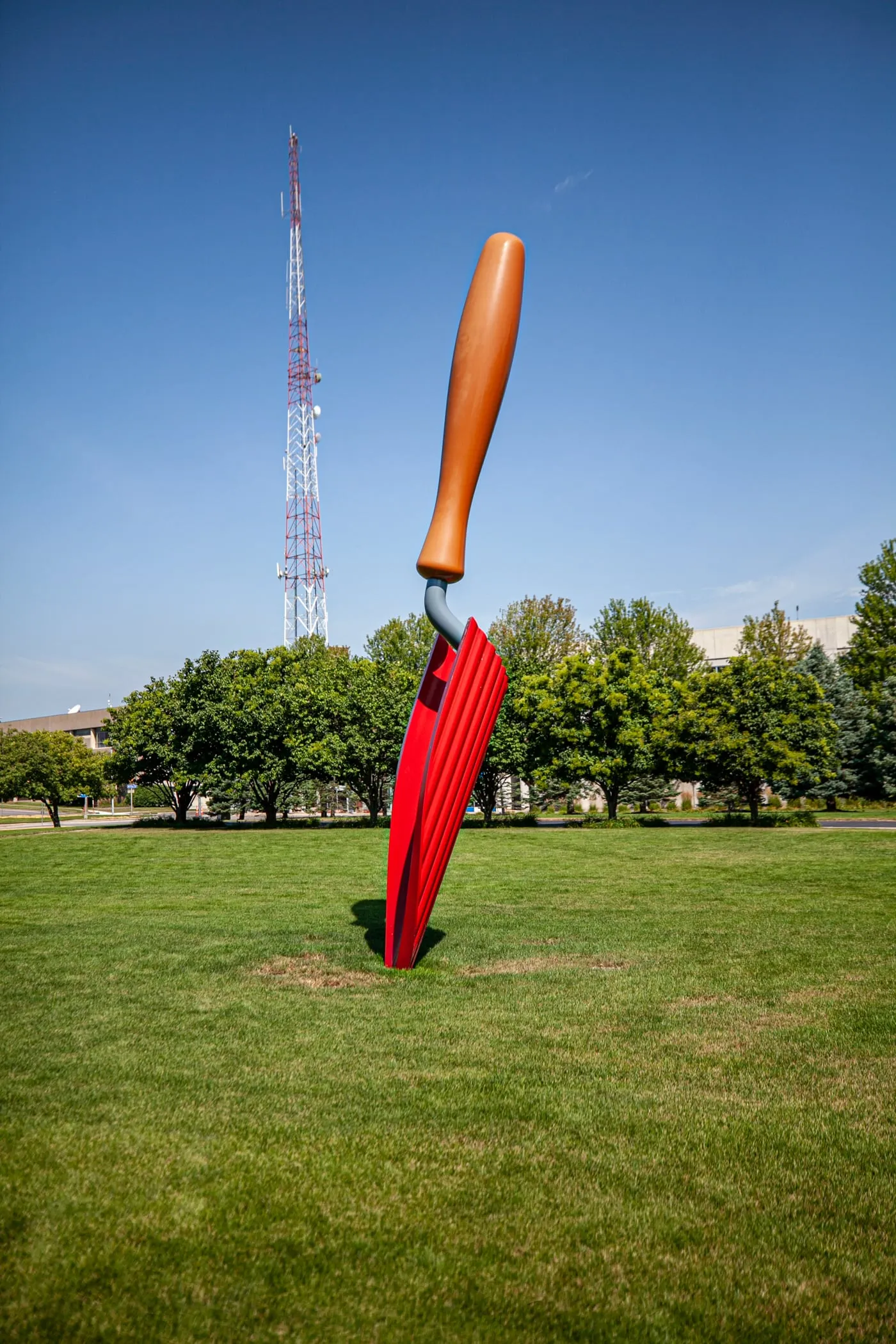 Plantoir Sculpture: Giant Garden Trowel in Des Moines, Iowa | Des Moines Public Art in Iowa roadside attractions