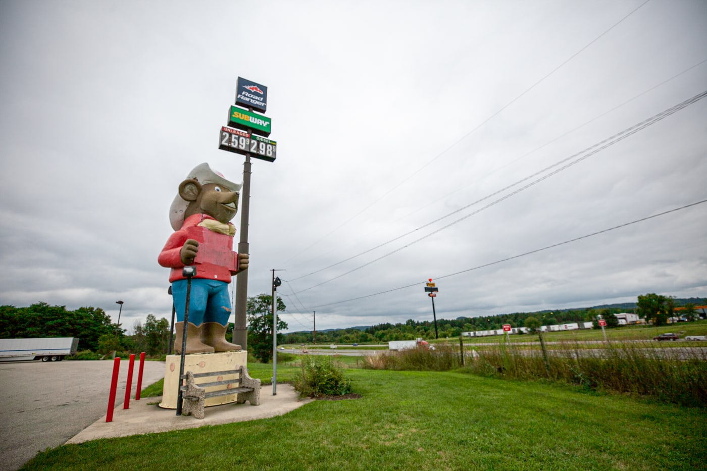 Giant Western Mouse in Cowboy Hat in Oakdale, Wisconsin | Wisconsin Roadside Attractions