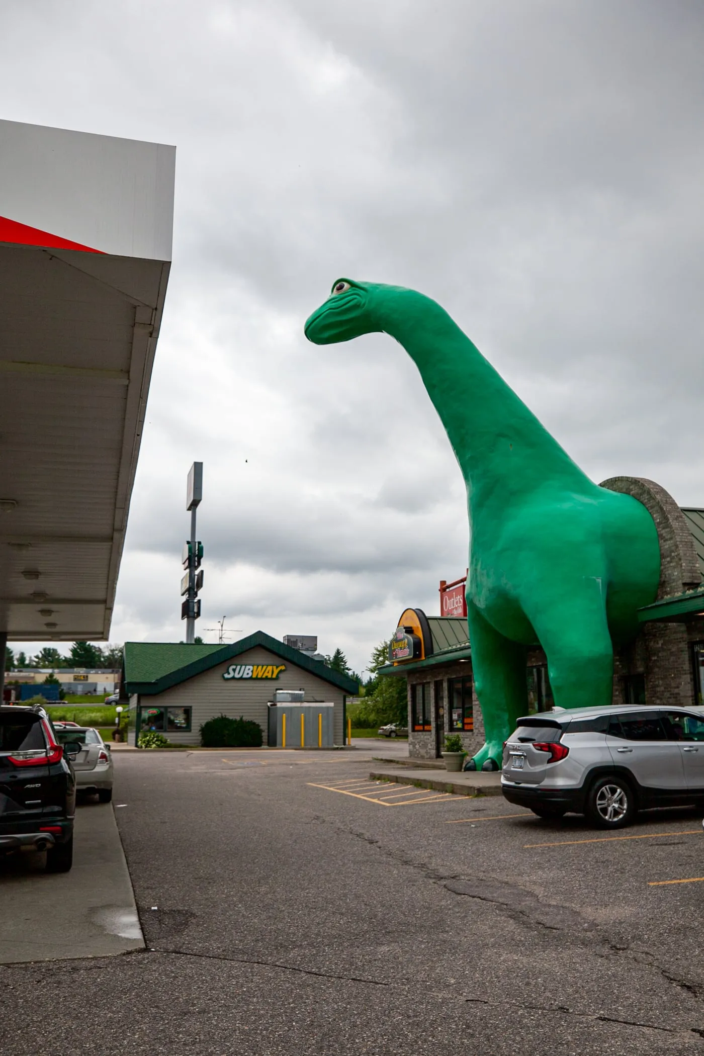 Giant Sinclair Dinosaur in Wisconsin Dells | Wisconsin Roadside Attractions