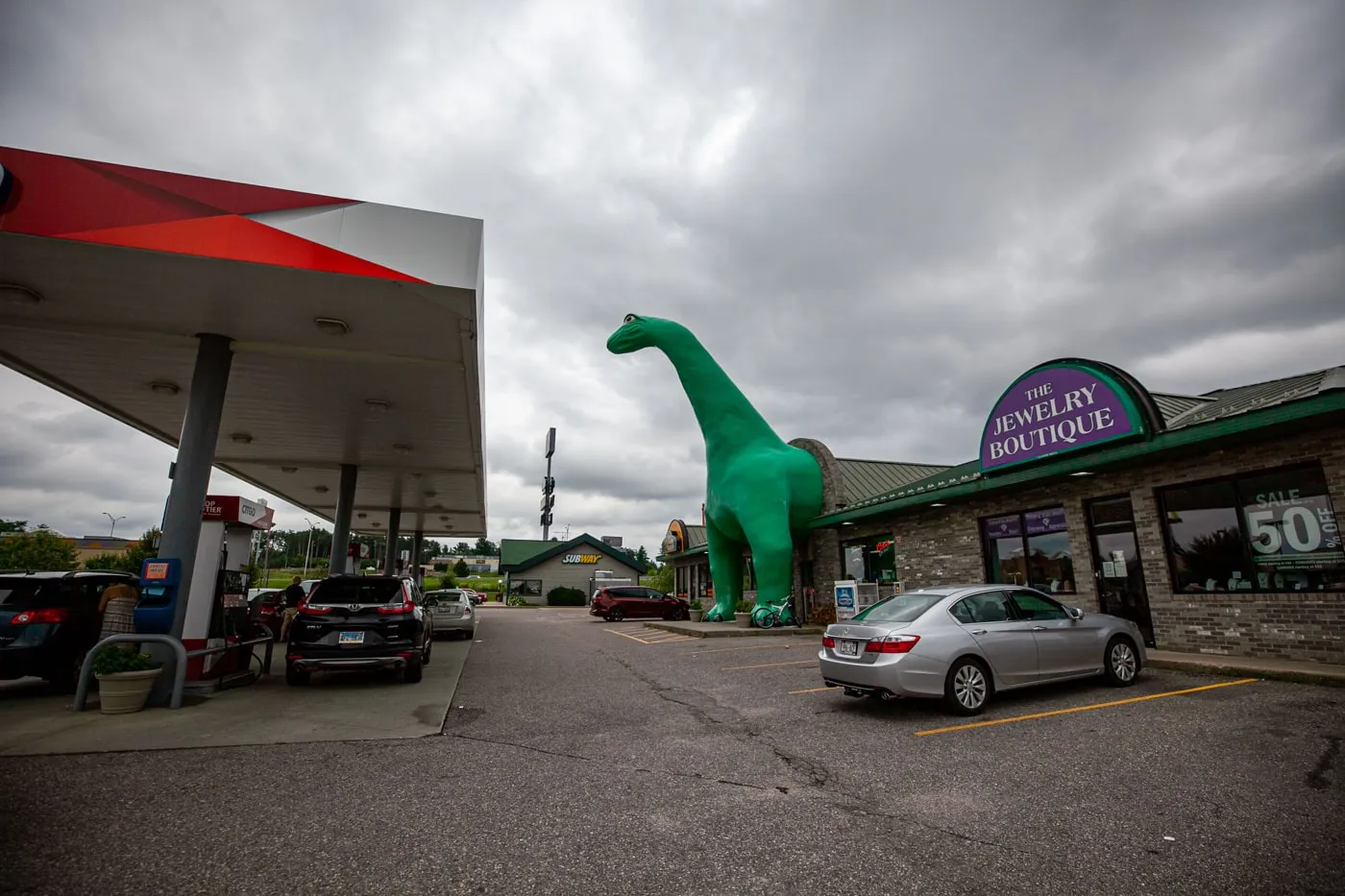 Giant Sinclair Dinosaur in Wisconsin Dells | Wisconsin Roadside Attractions