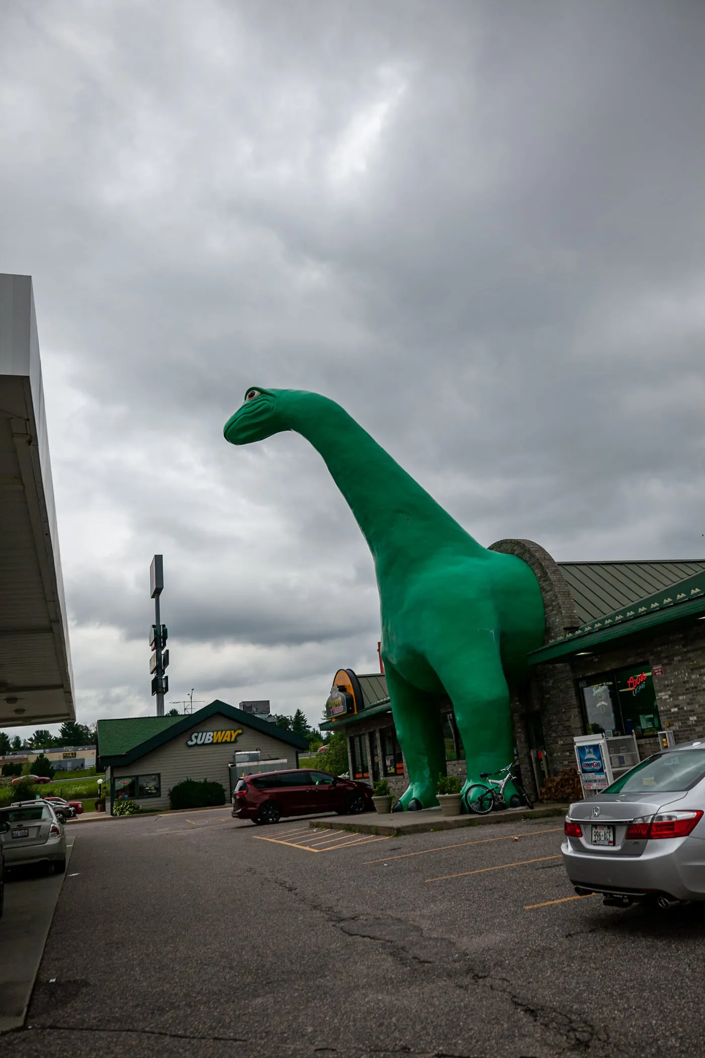 Giant Sinclair Dinosaur in Wisconsin Dells | Wisconsin Roadside Attractions