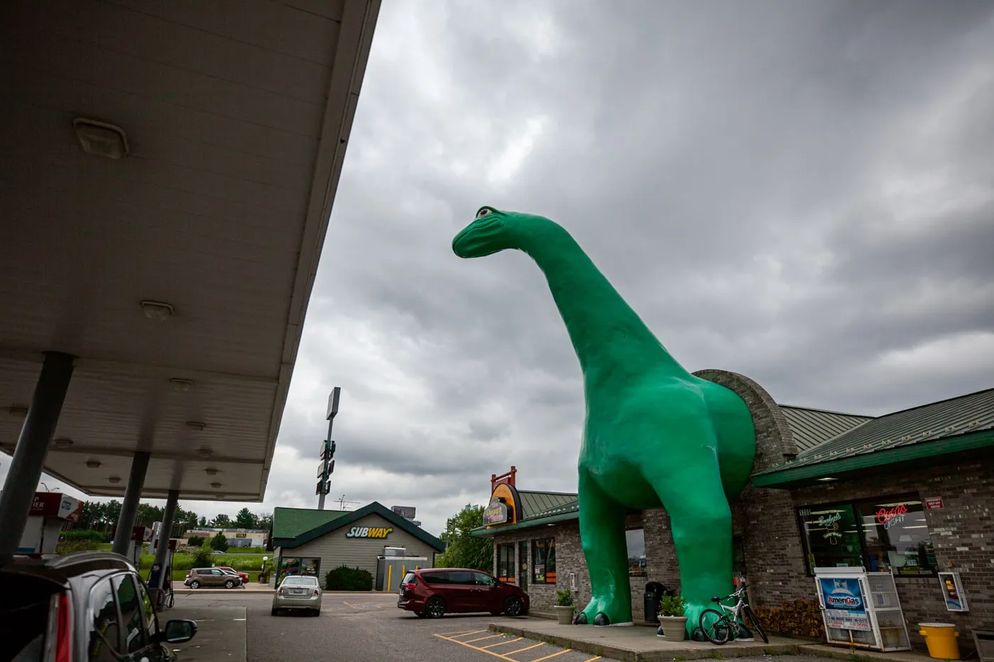 Giant Sinclair Dinosaur in Wisconsin Dells | Wisconsin Roadside Attractions