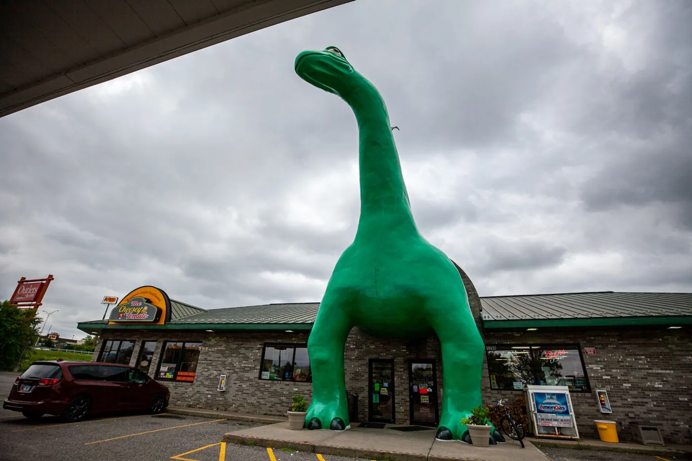 Giant Sinclair Dinosaur in Wisconsin Dells | Wisconsin Roadside Attractions