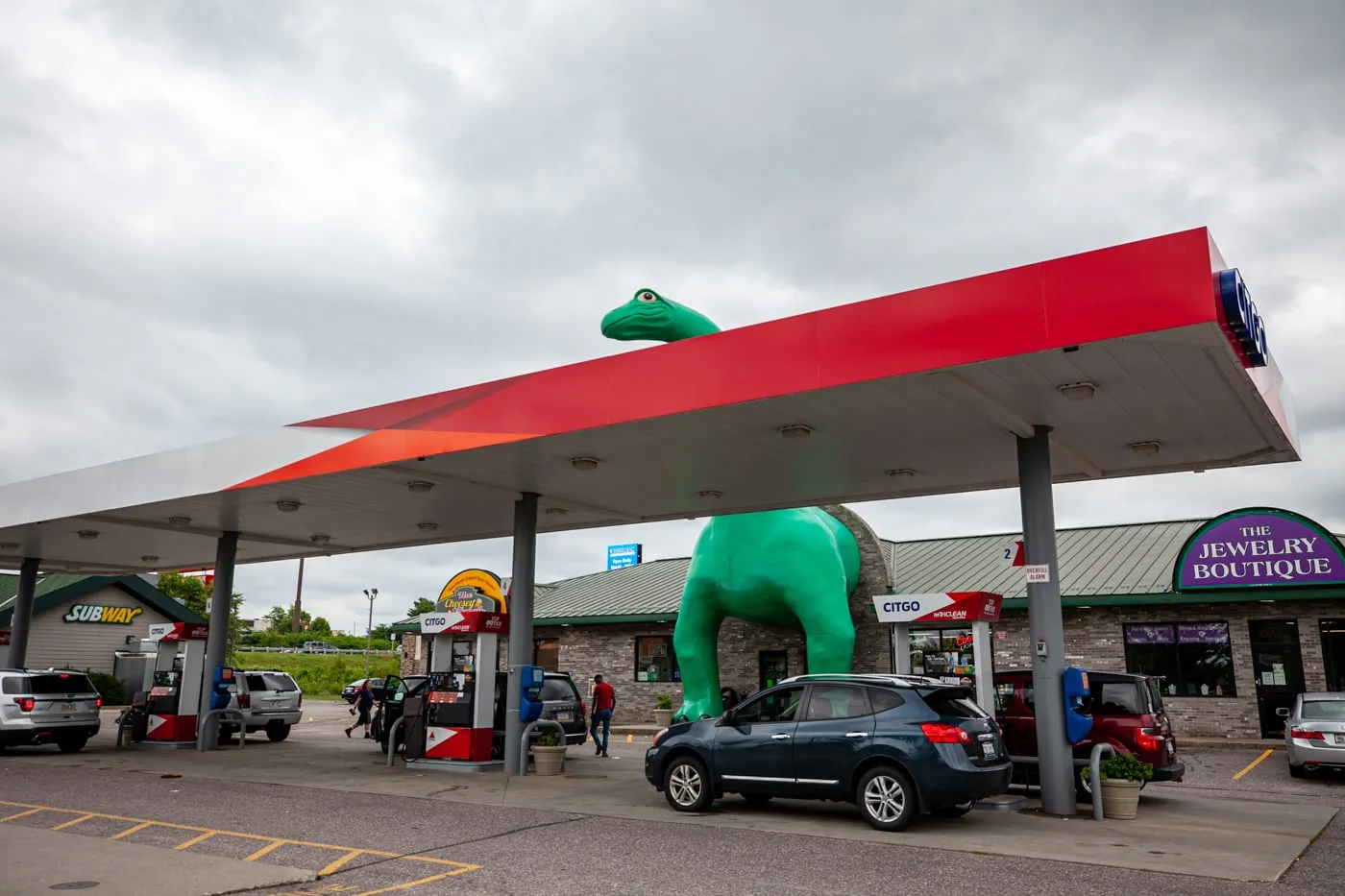 Giant Sinclair Dinosaur in Wisconsin Dells | Wisconsin Roadside Attractions