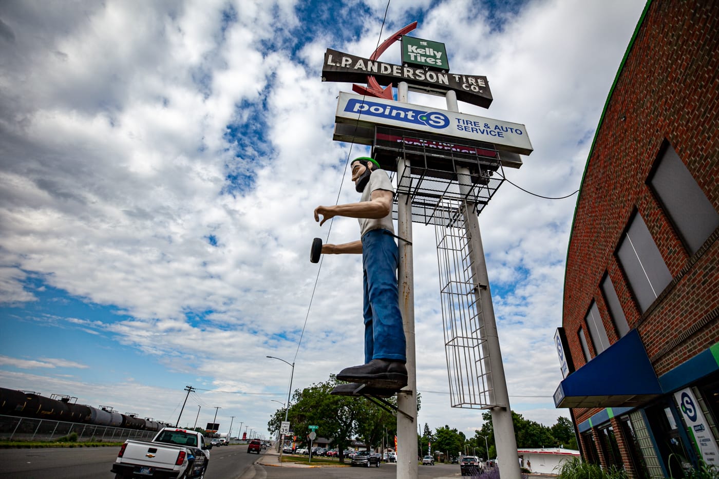 L.P. Anderson Tire Factory Muffler Man in Billings, Montana | Montana Roadside Attractions