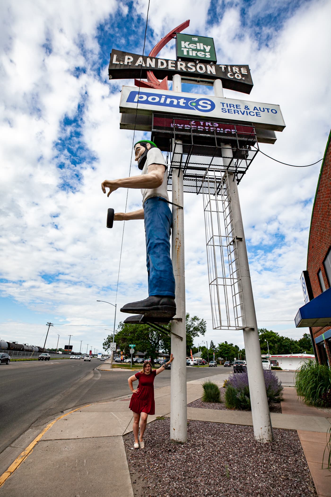 L.P. Anderson Tire Factory Muffler Man in Billings, Montana | Montana Roadside Attractions