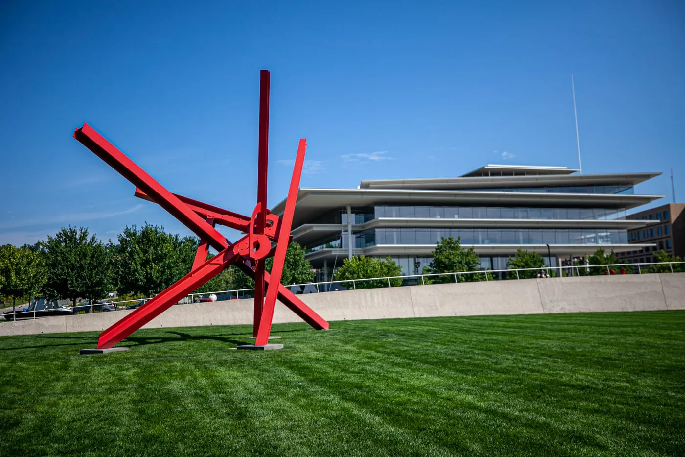 Mark di Suvero T8 | Pappajohn Sculpture Park in Des Moines, Iowa