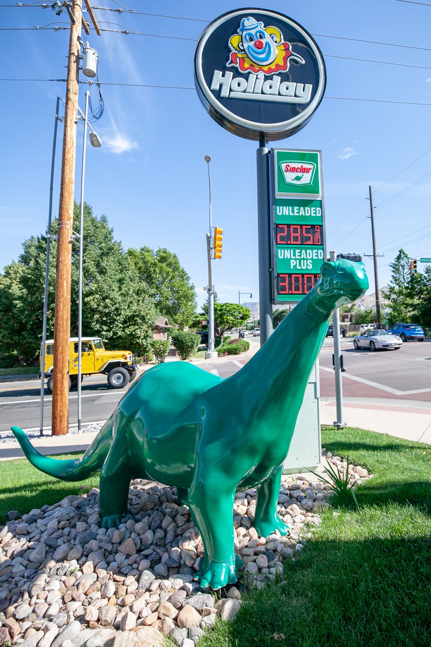 Sinclair Dinosaur in Salt Lake City, Utah | Salt Lake City Roadside Attractions in Utah