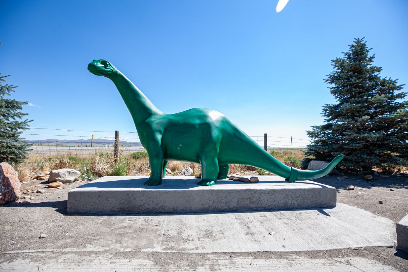 Sinclair Gas Station Dinosaur in Sinclair, Wyoming home of the Sinclair Refinery | Wyoming Roadside Attractions