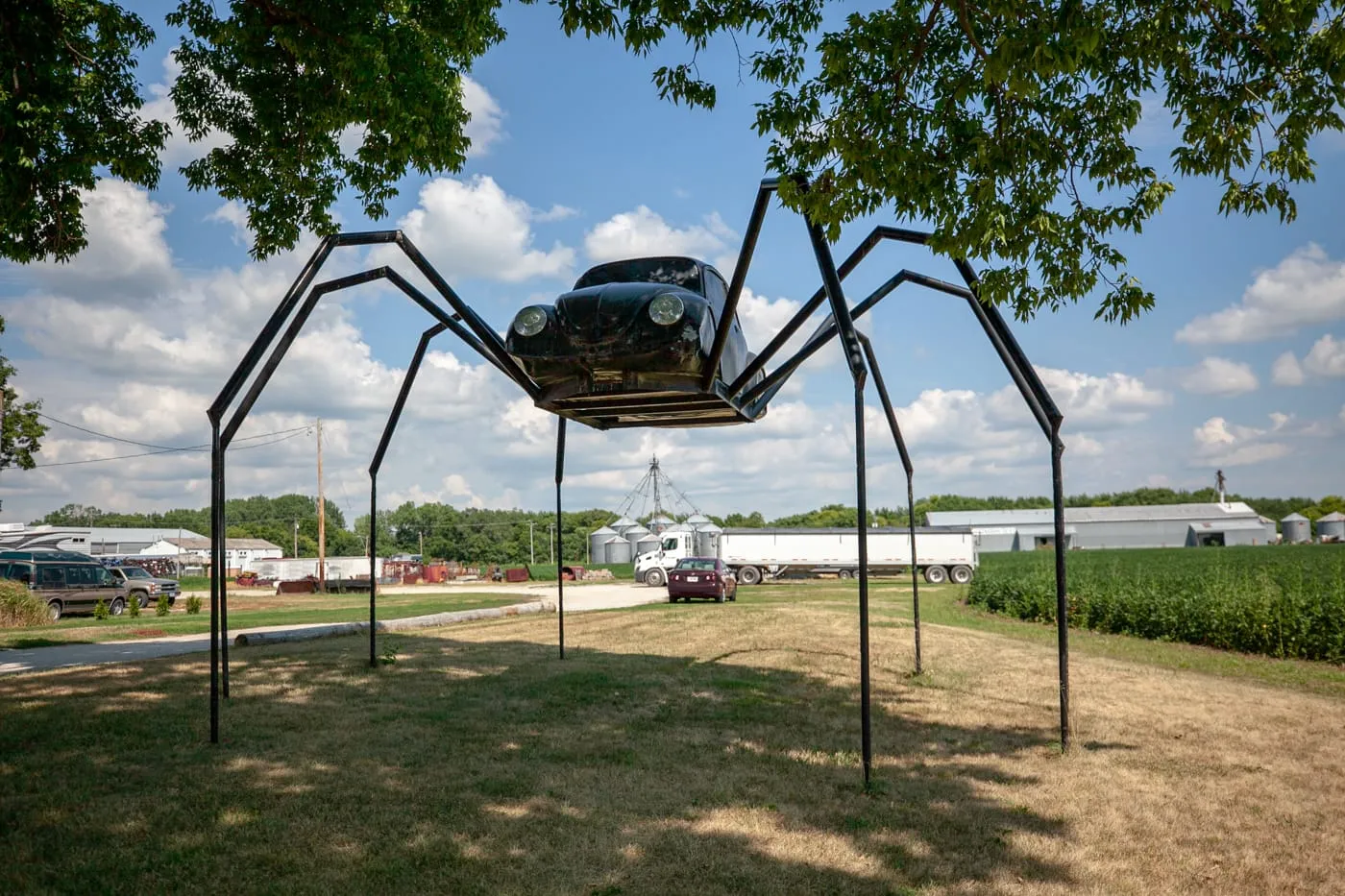 Giant Volkswagen beetle spider in Avoca, Iowa. | Iowa Roadside Attractions.