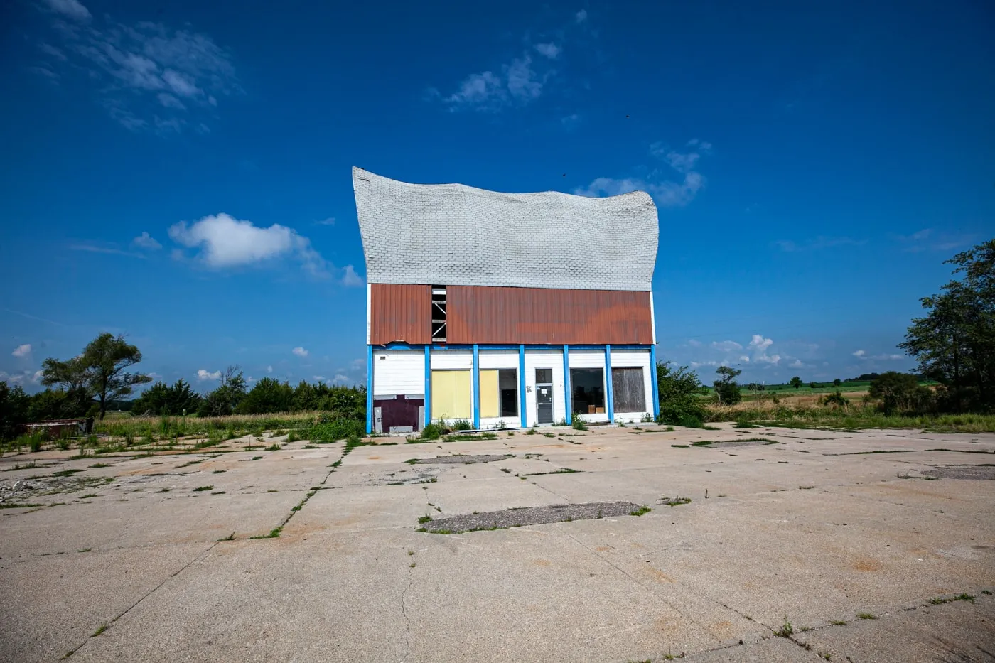 World's Largest Covered Wagon in Milford, Nebraska | Nebraska Roadside Attractions