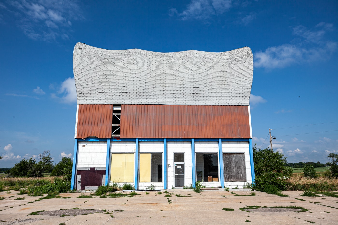 World's Largest Covered Wagon in Milford, Nebraska | Nebraska Roadside Attractions