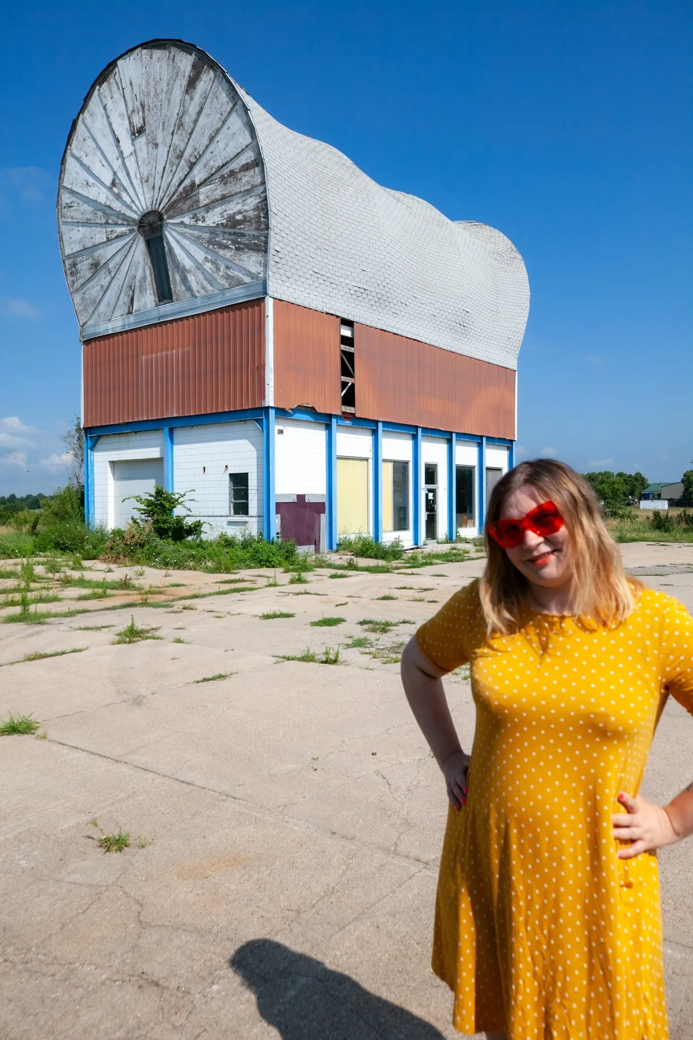 World's Largest Covered Wagon in Milford, Nebraska | Nebraska Roadside Attractions