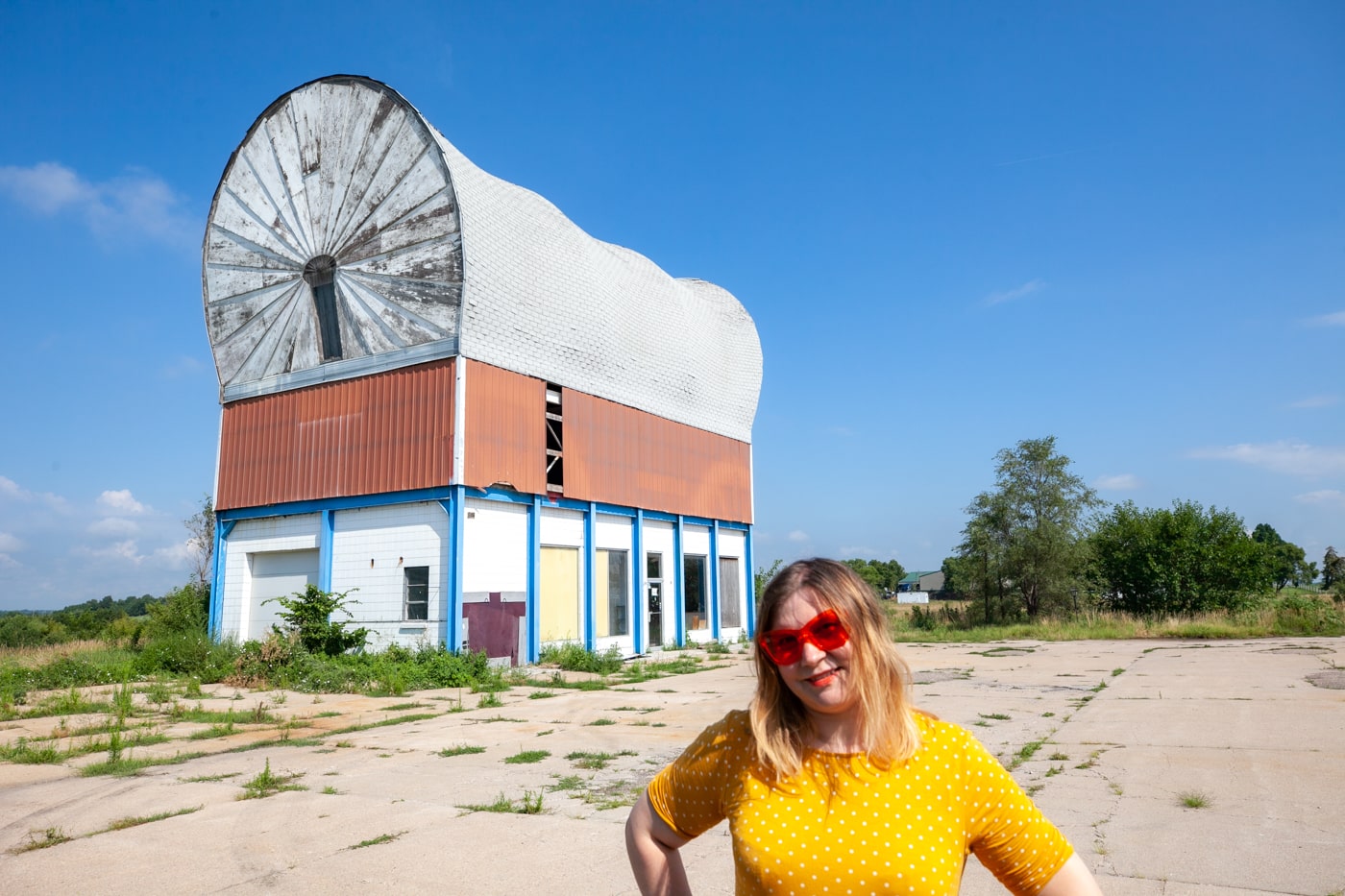 World's Largest Covered Wagon in Milford, Nebraska | Nebraska Roadside Attractions