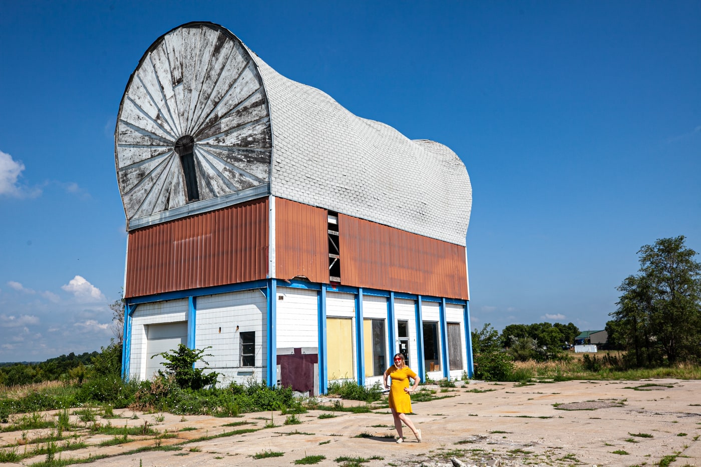 World's Largest Covered Wagon in Milford, Nebraska | Nebraska Roadside Attractions