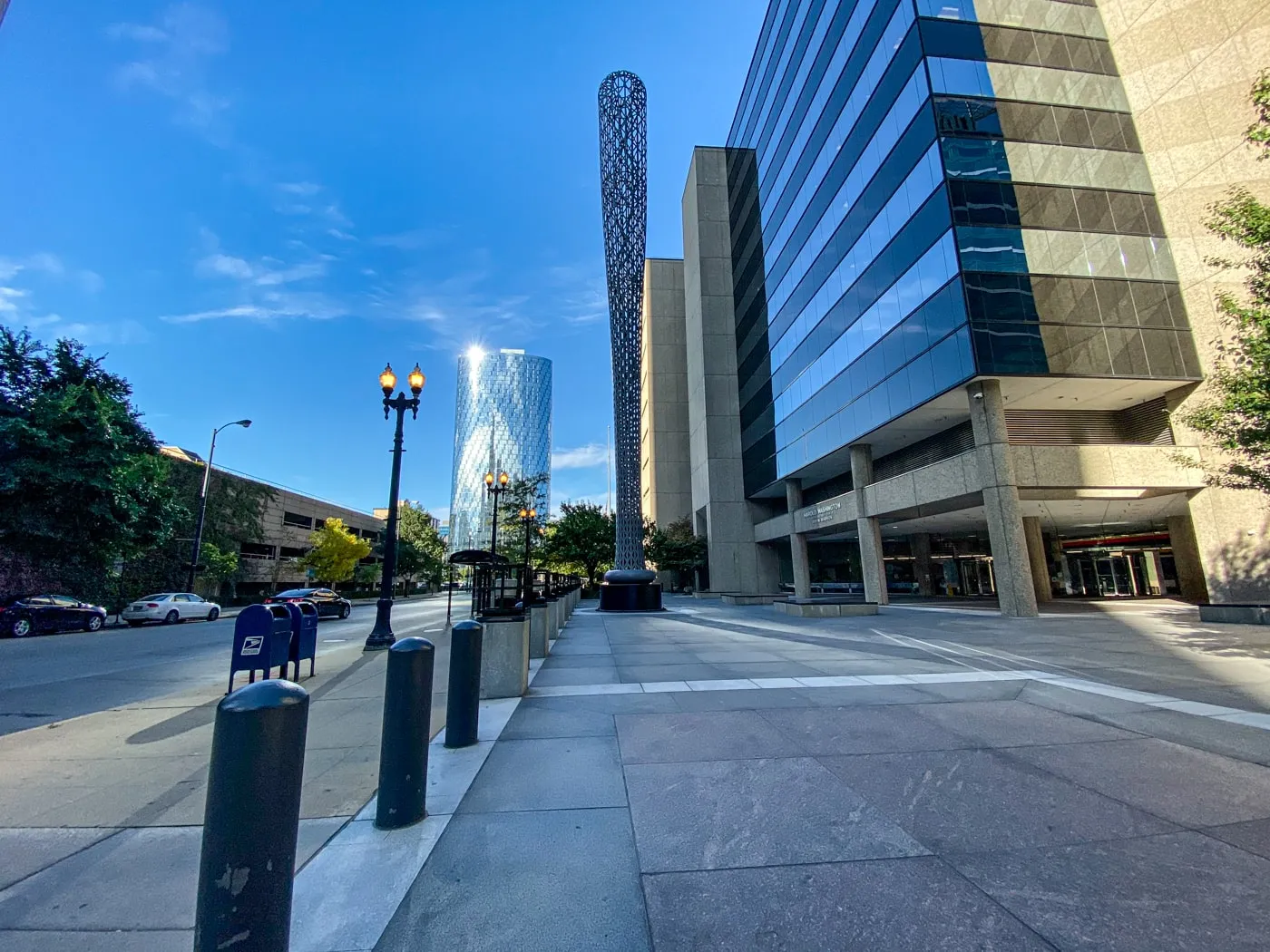 Batcolumn: a giant baseball bat in Chicago, Illinois