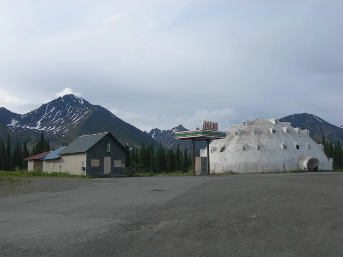 Best Roadside Attractions - Alaska - Igloo City