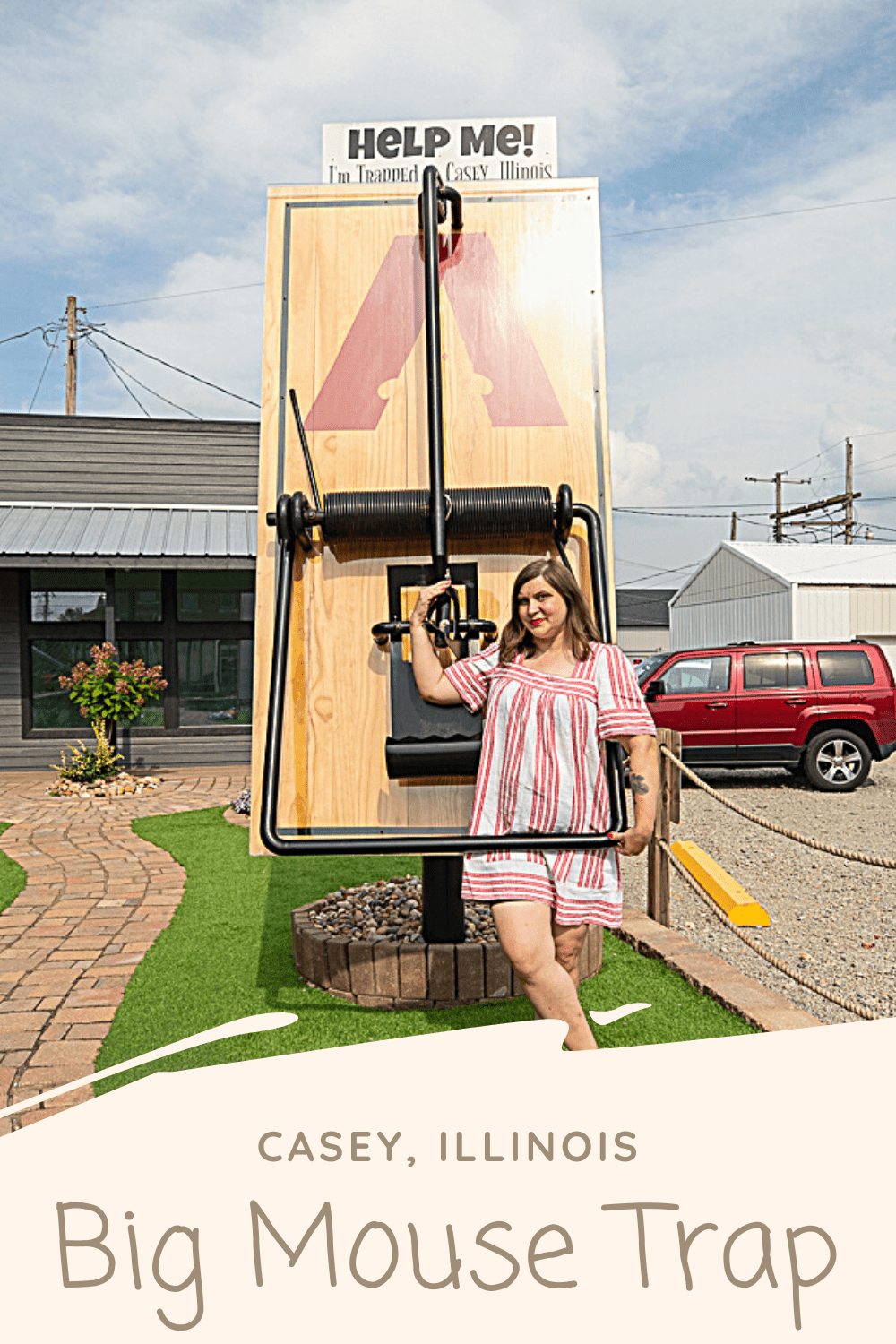 Giant Mouse Trap - Picture of Giant Mouse Trap, Casey - Tripadvisor