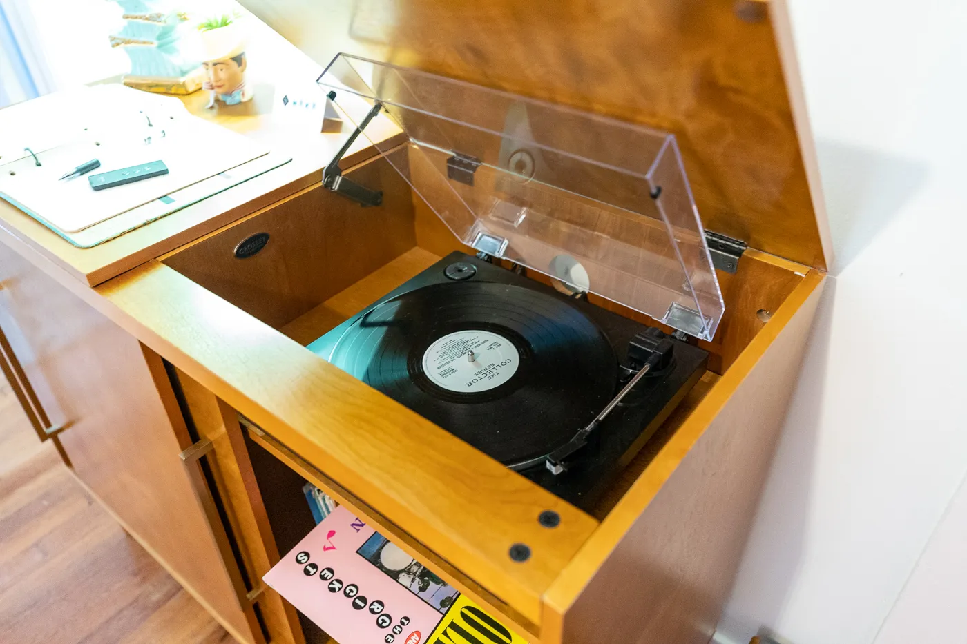Record player at Buck's Cosmic Crash Pad on Route 66 - Route 66 AirBNB in Tulsa, Oklahoma