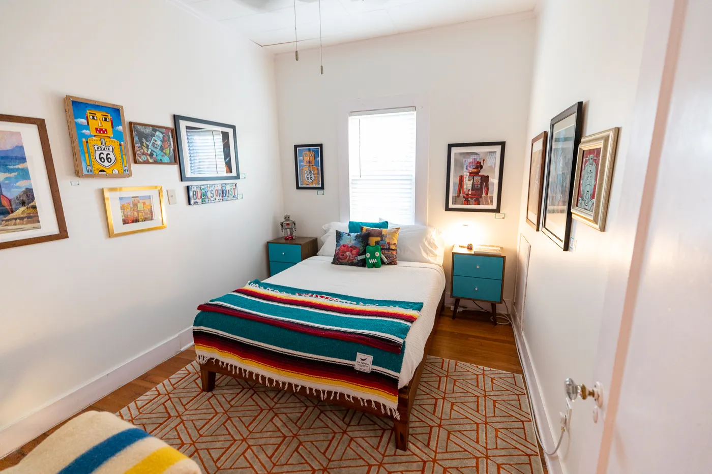Single bedroom at Buck's Cosmic Crash Pad on Route 66 - Route 66 AirBNB in Tulsa, Oklahoma