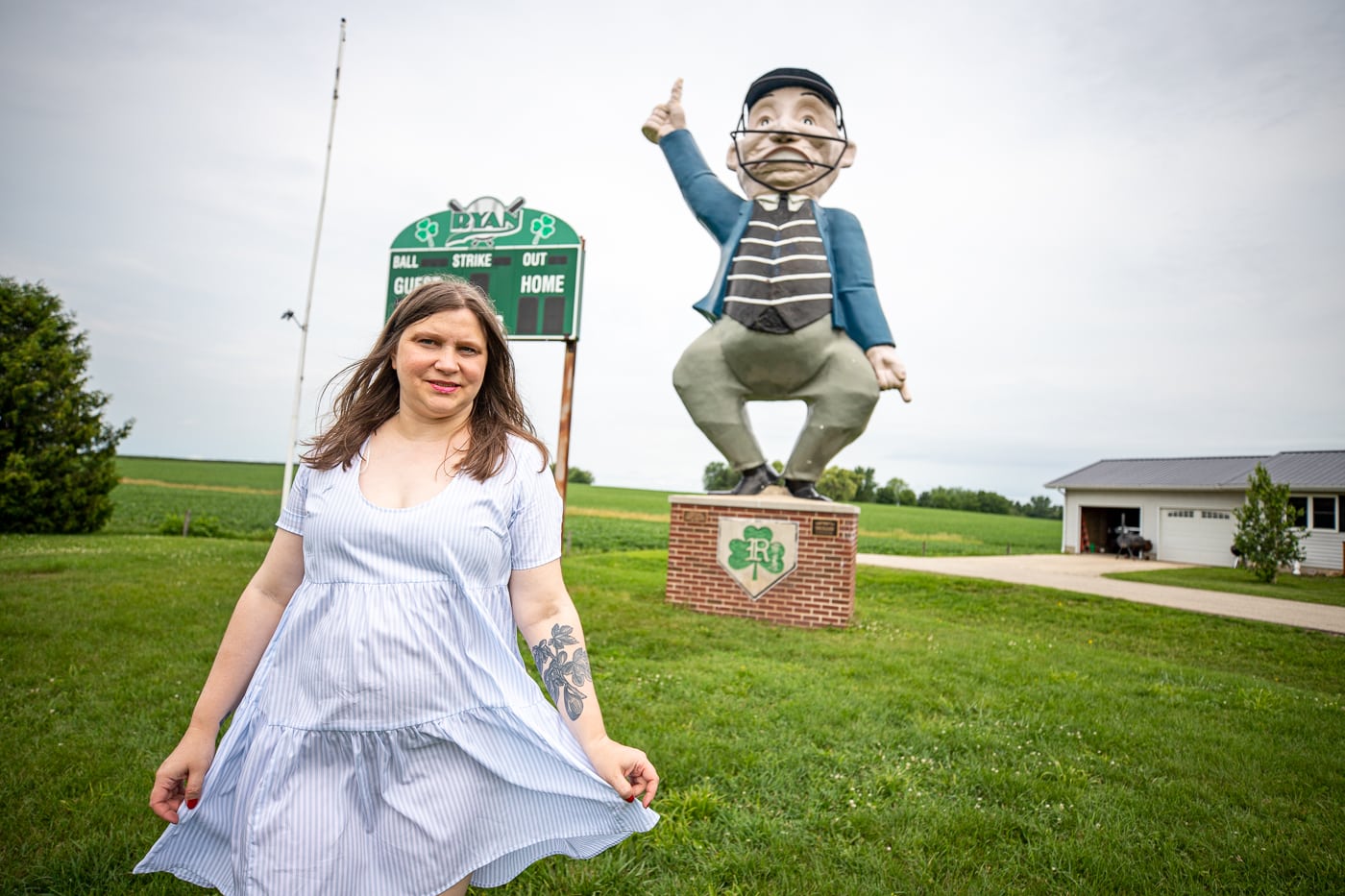 Happy Chef Umpire in Ryan, Iowa Roadside Attraction