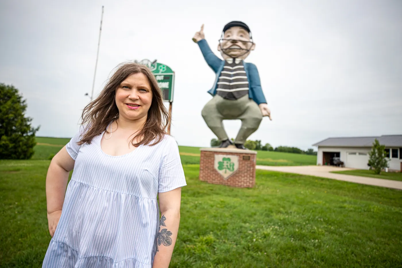 Happy Chef Umpire in Ryan, Iowa Roadside Attraction