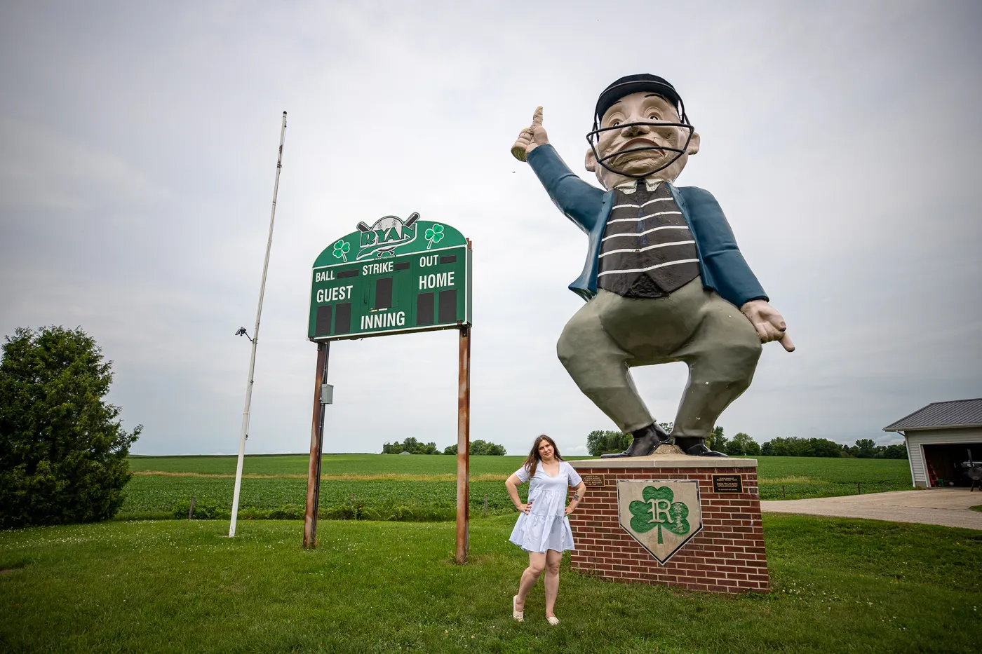 Happy Chef Umpire in Ryan, Iowa Roadside Attraction