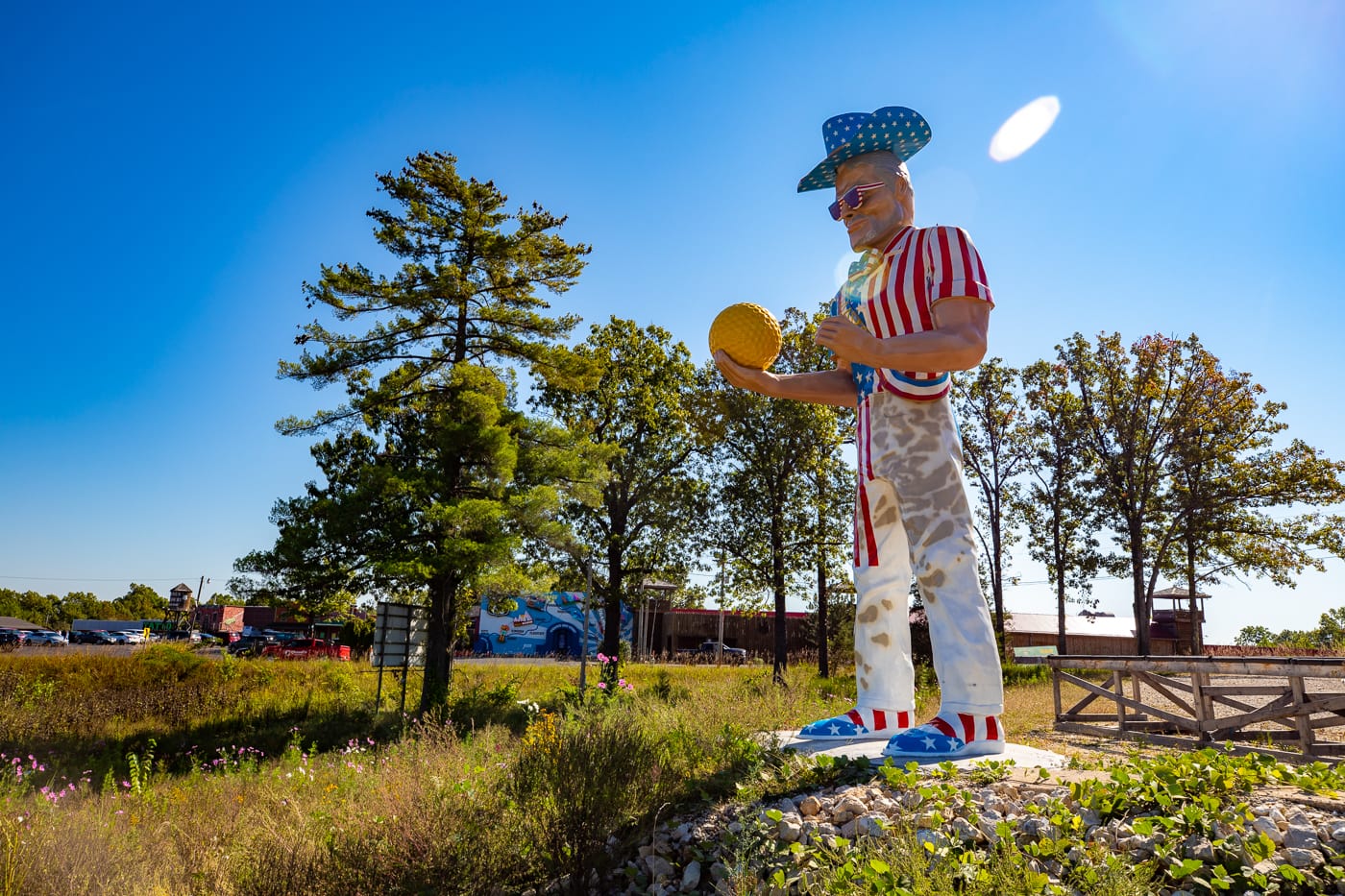 Mega Mayor Muffler Man in Uranus, Missouri - Route 66 Roadside Attraction