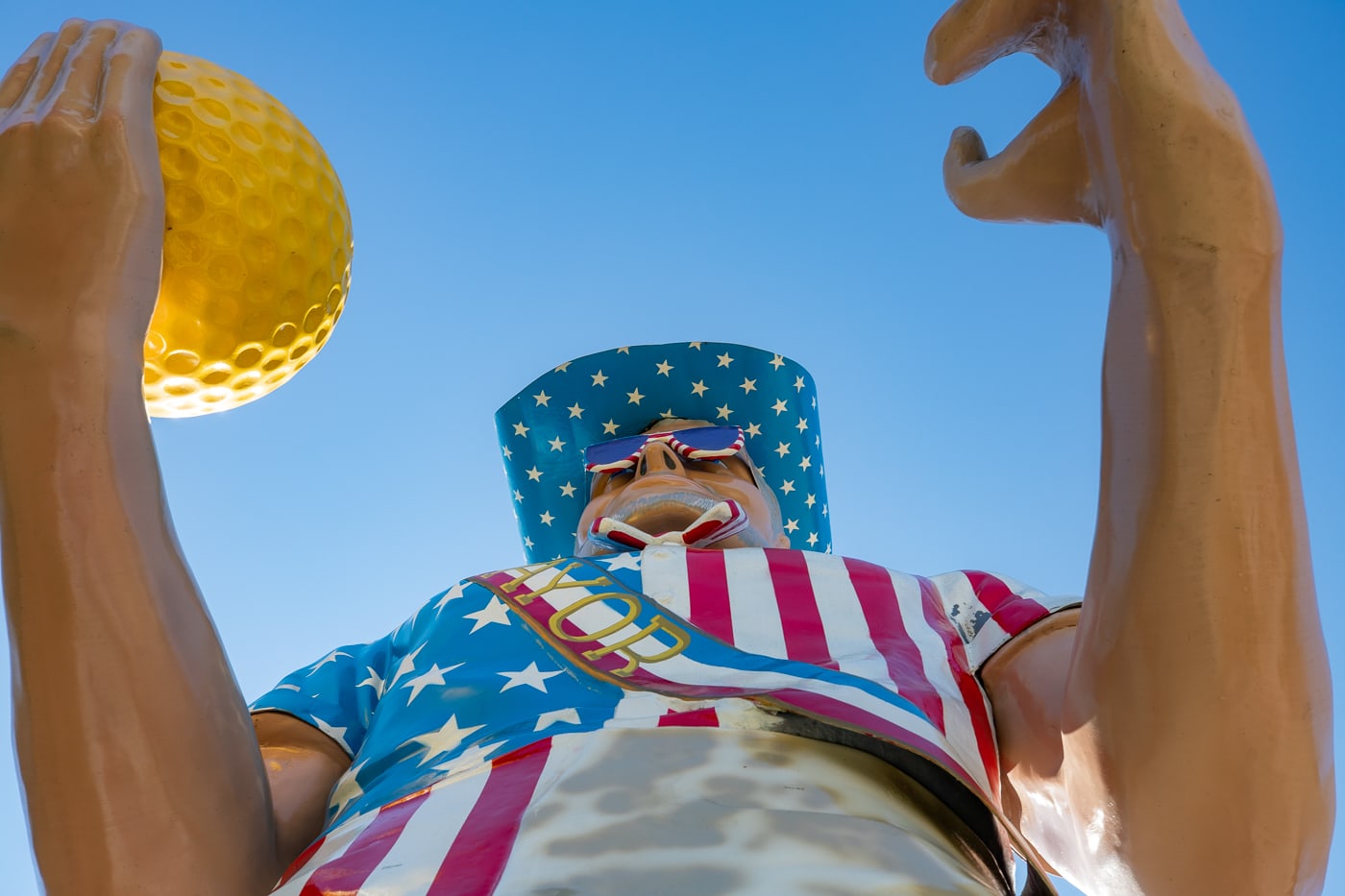 Mega Mayor Muffler Man in Uranus, Missouri - Route 66 Roadside Attraction