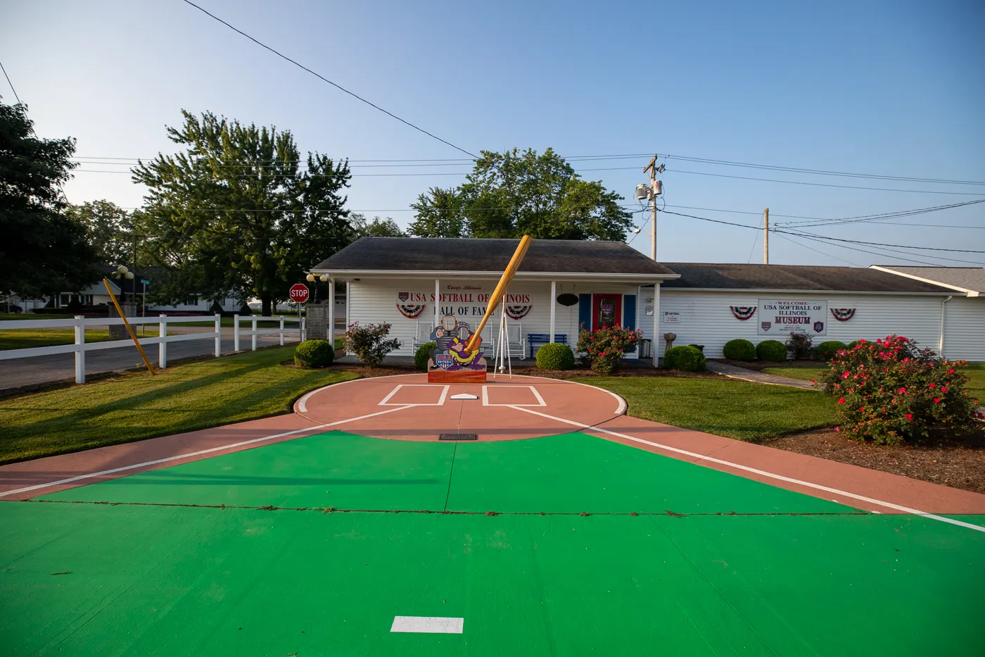 Big Baseball Bat in Casey, Illinois & USA Softball of Illinois Hall of Fame