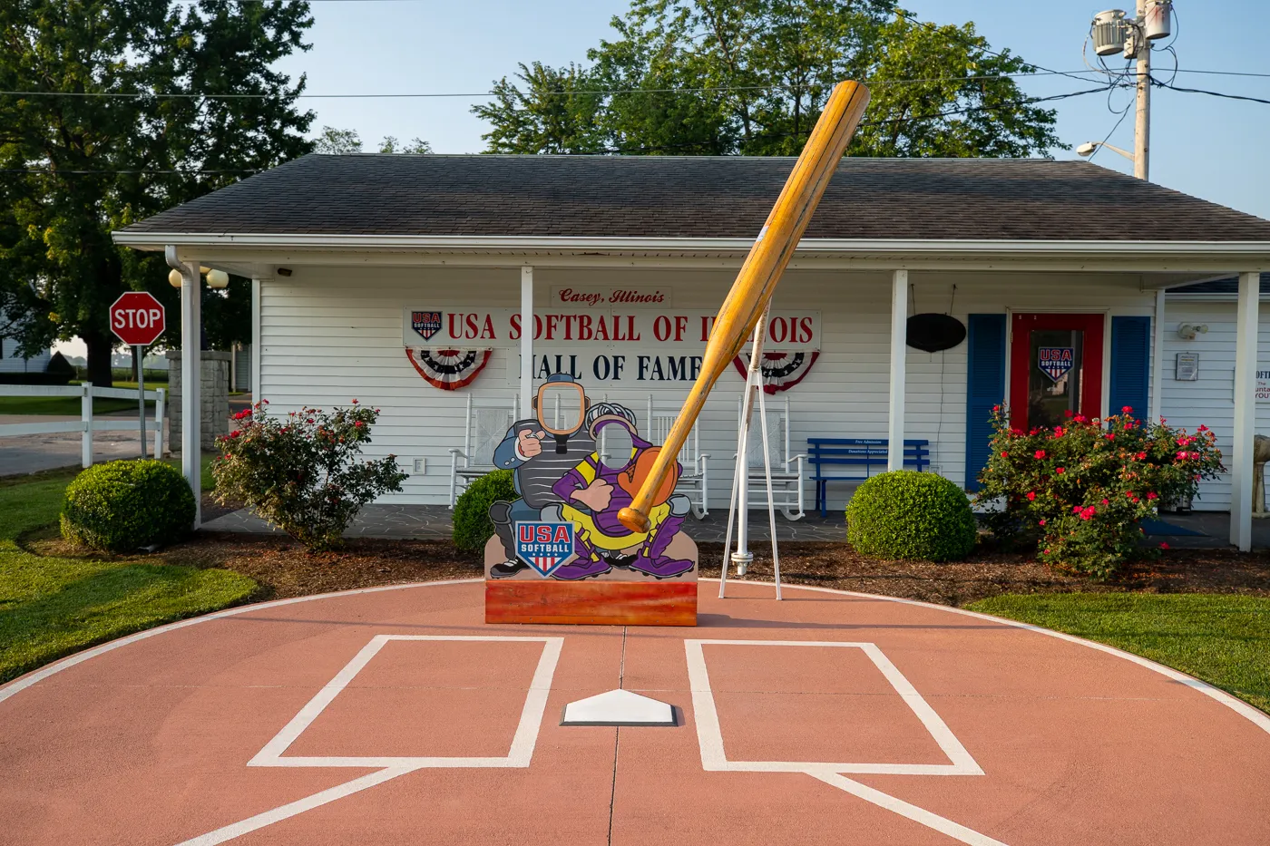 Big Baseball Bat in Casey, Illinois & USA Softball of Illinois Hall of Fame