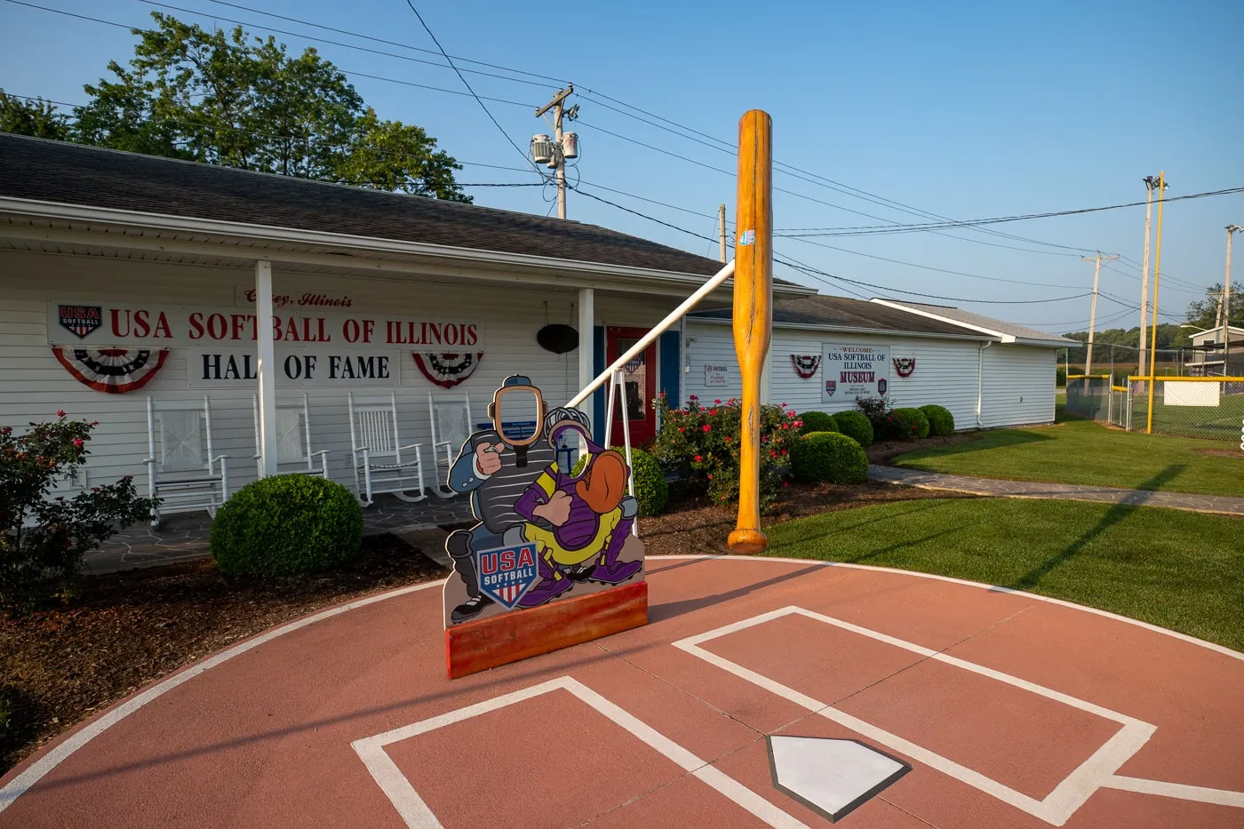 Big Baseball Bat in Casey, Illinois & USA Softball of Illinois Hall of Fame