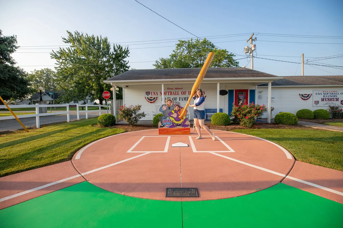 Big Baseball Bat in Casey, Illinois & USA Softball of Illinois Hall of Fame