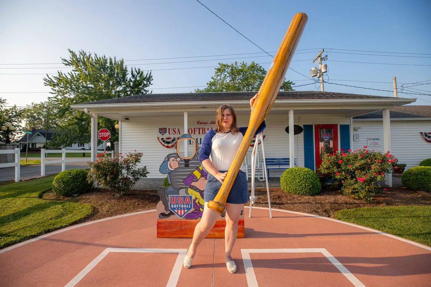 Big Baseball Bat in Casey, Illinois & USA Softball of Illinois Hall of Fame