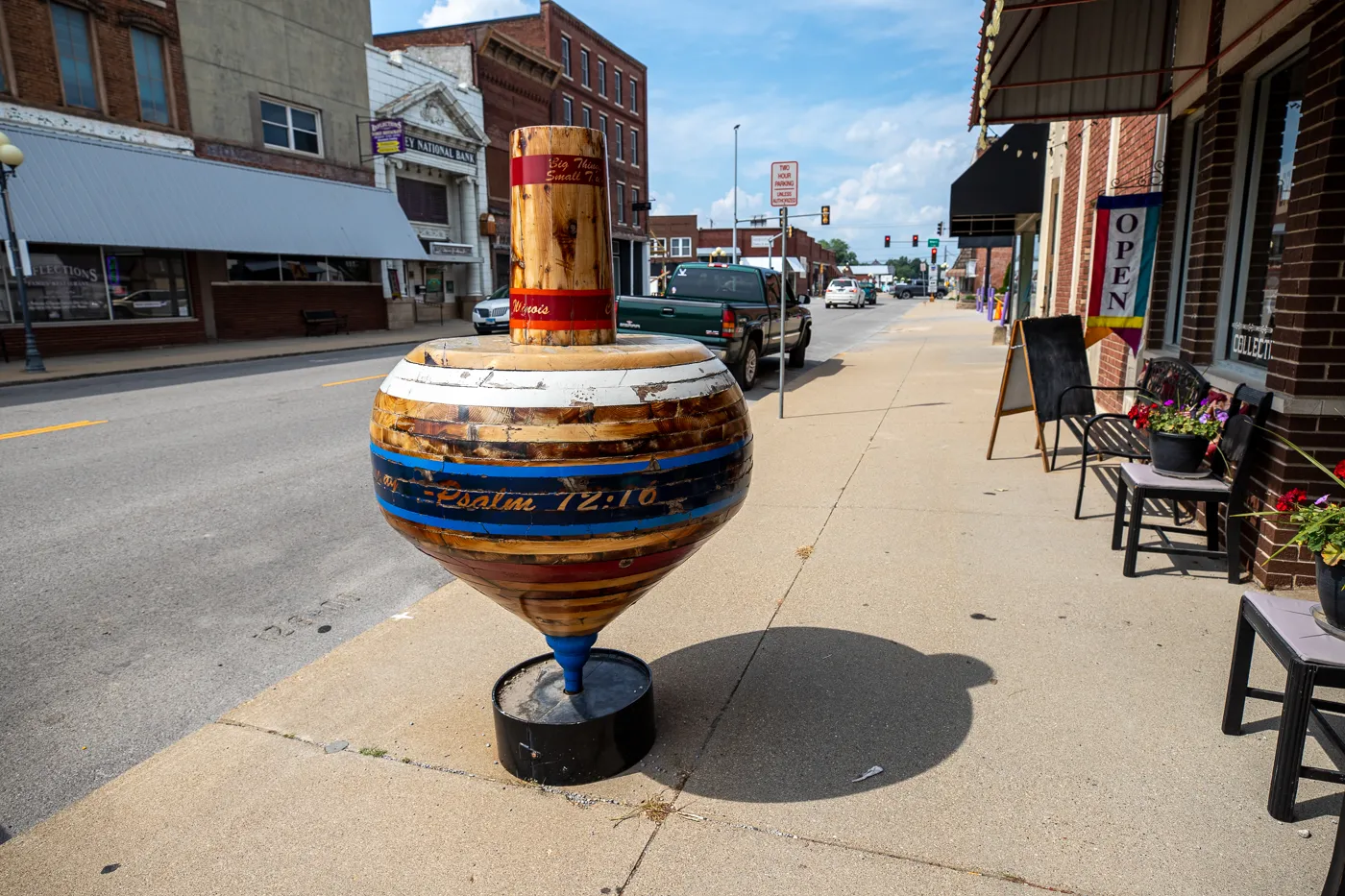 Big Spinning Top in Casey, Illinois roadside attraction