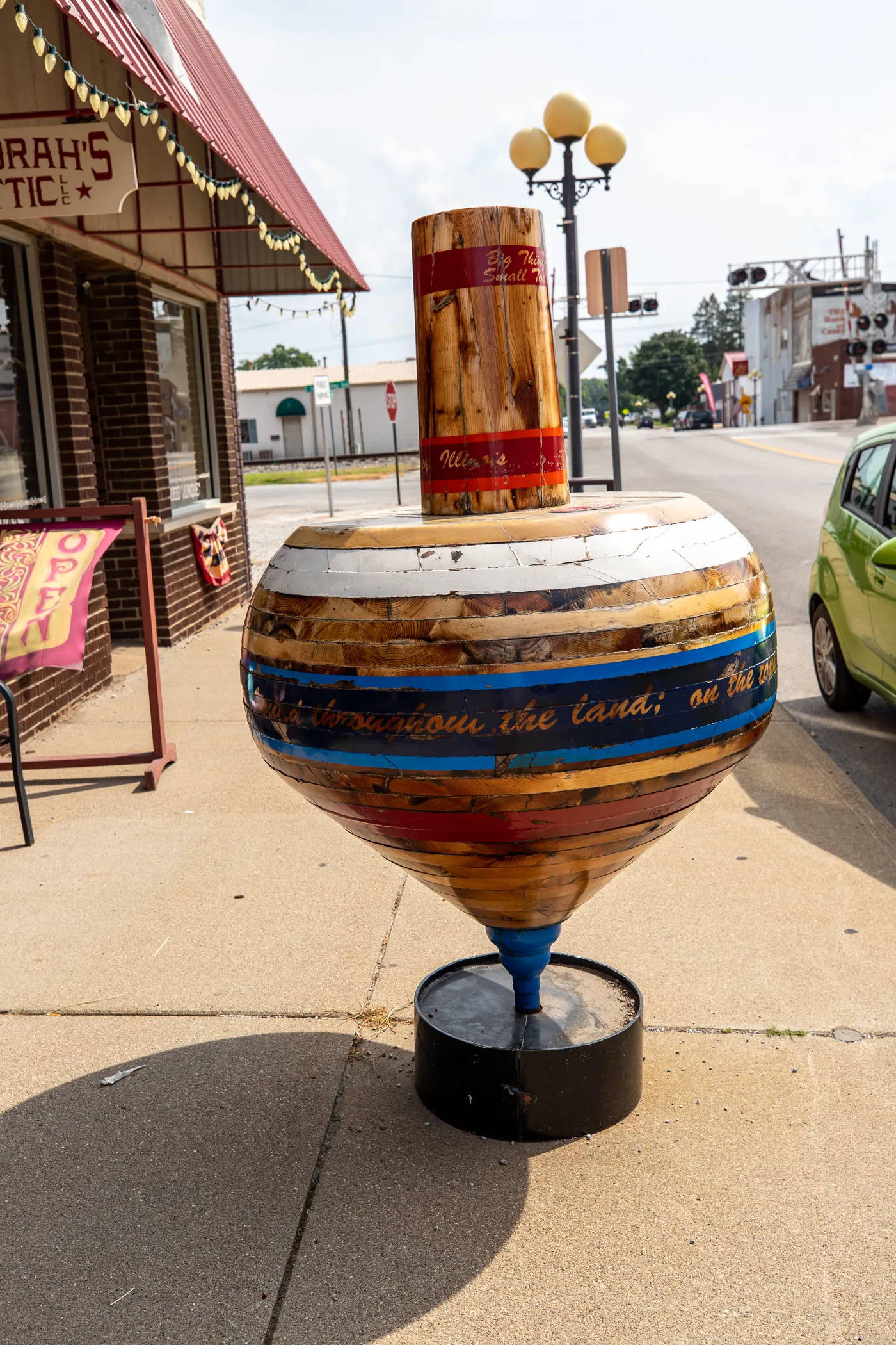 Big Spinning Top in Casey, Illinois roadside attraction