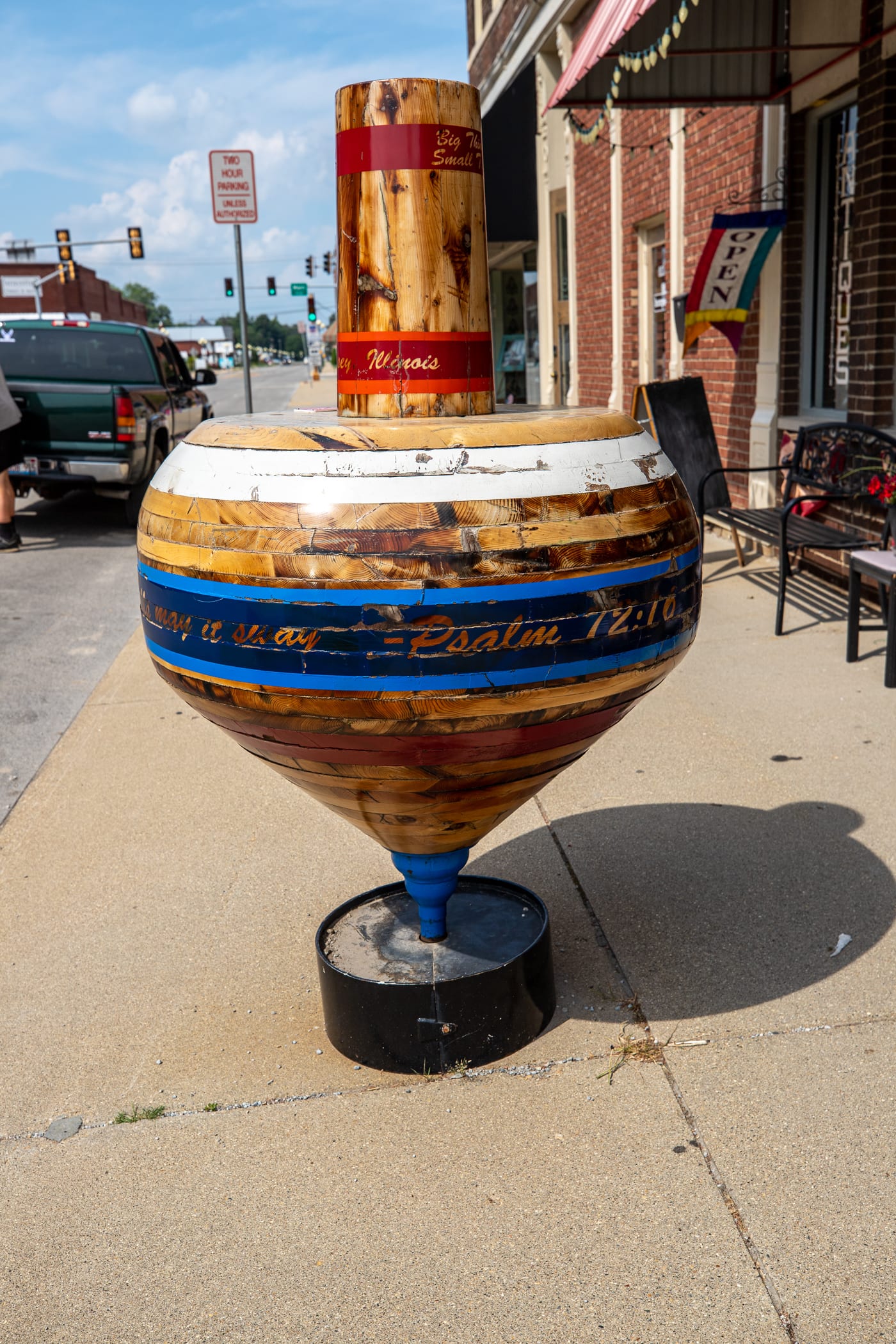 Big Spinning Top in Casey, Illinois roadside attraction