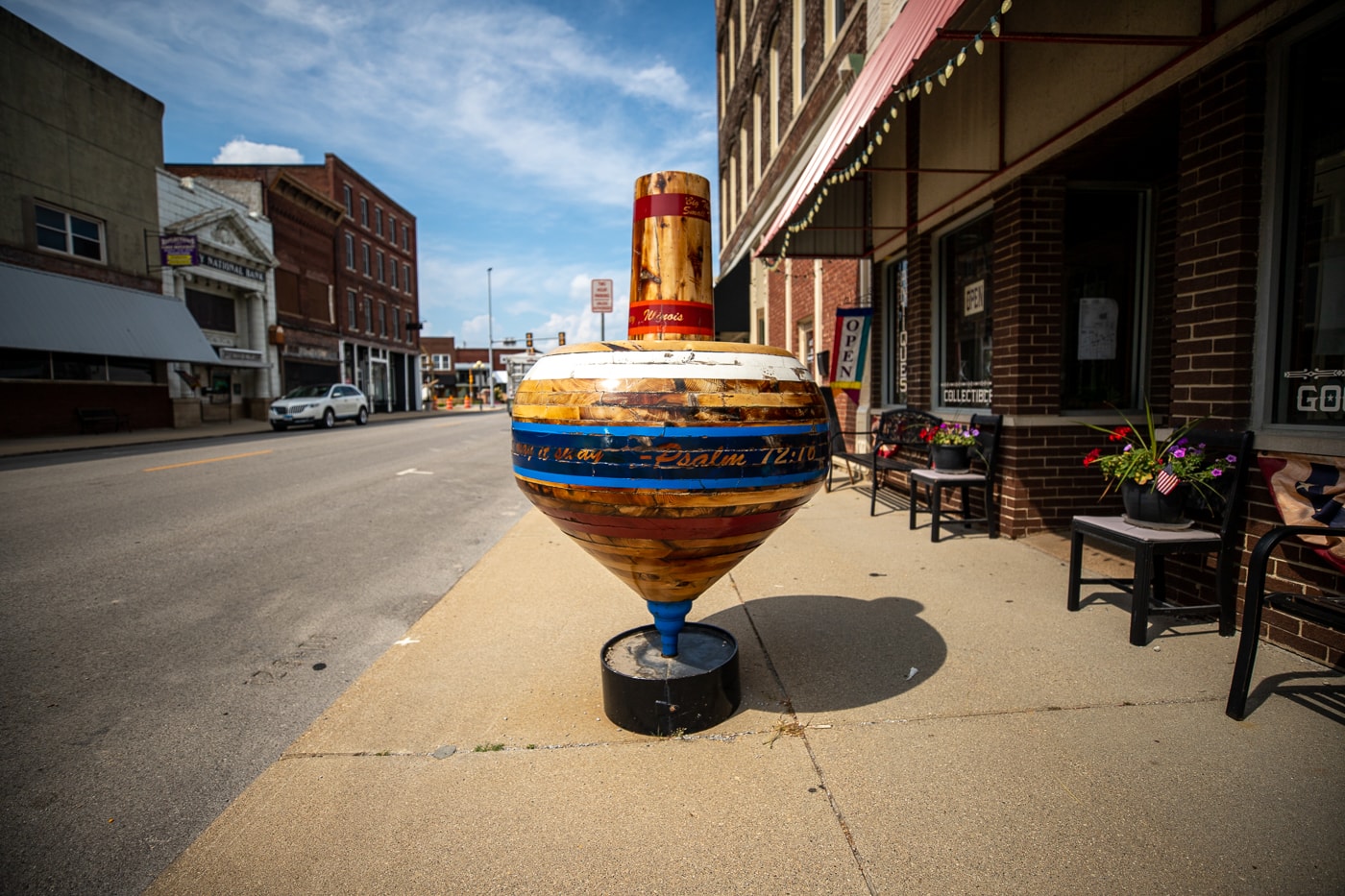 Big Spinning Top in Casey, Illinois roadside attraction