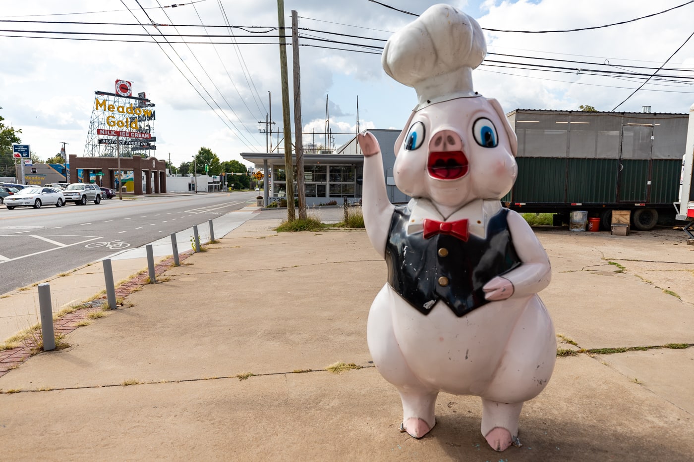 Piggy stardust fiberglass chef pig at Buck Atom's Cosmic Curios on Route 66 in Tulsa, Oklahoma