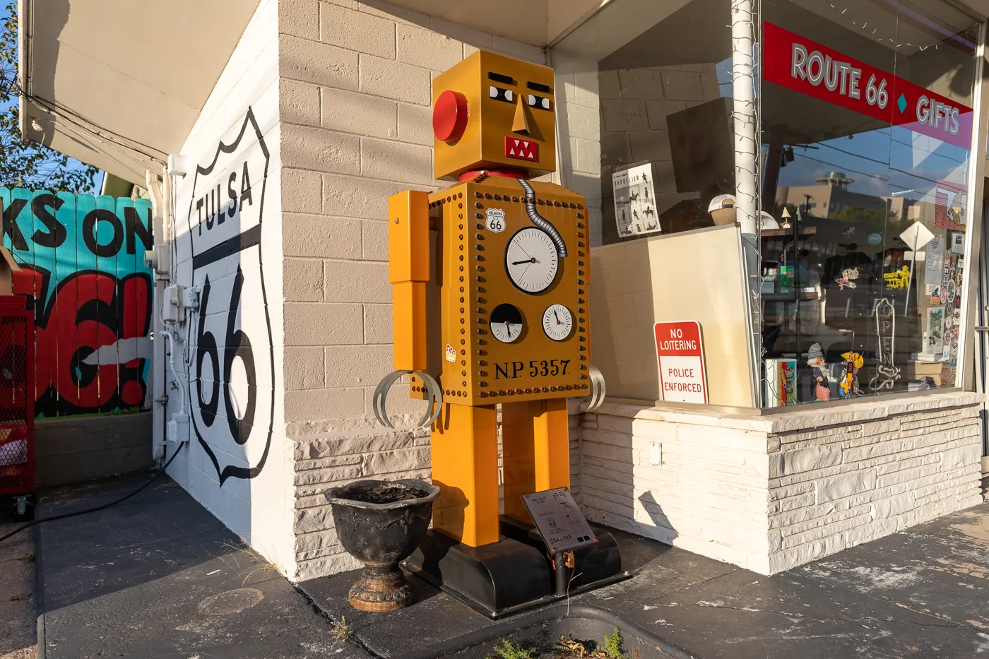 Lilliput Robots on 66 at Buck Atom's Cosmic Curios on Route 66 in Tulsa, Oklahoma