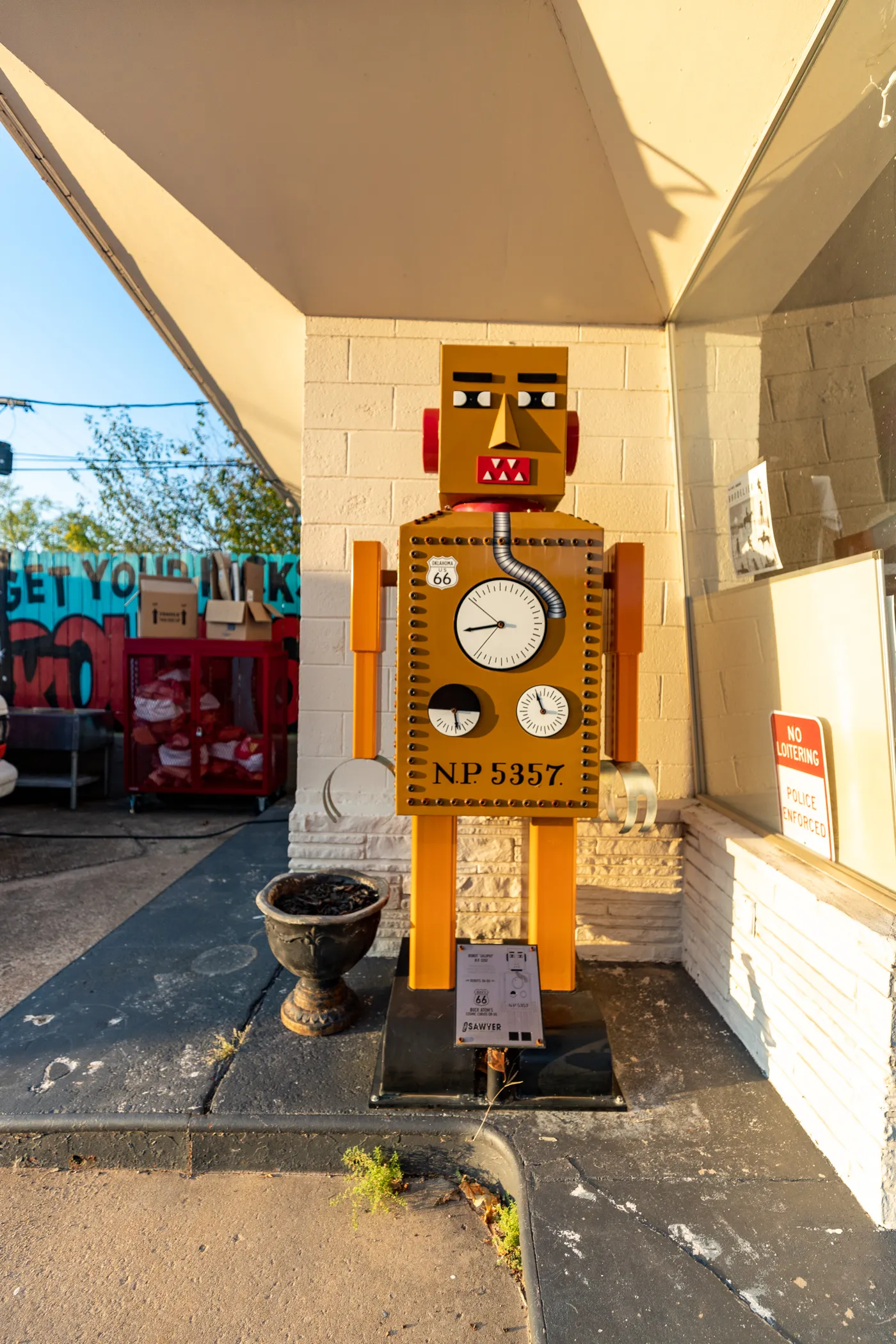 Lilliput Robots on 66 at Buck Atom's Cosmic Curios on Route 66 in Tulsa, Oklahoma