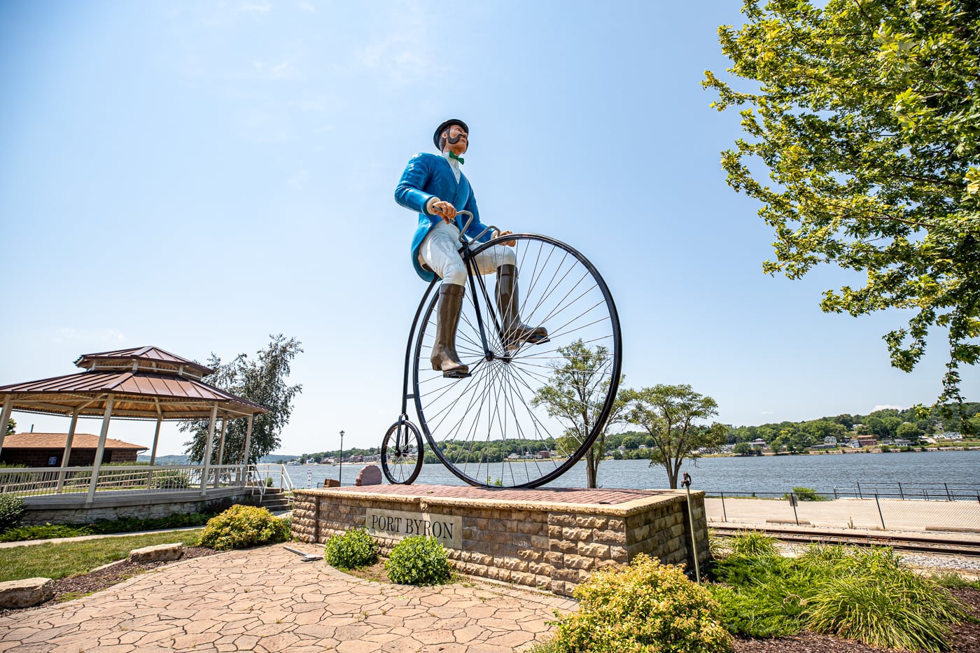 Will B. Rolling - Fiberglass Bicyclist in Port Byron, Illinois