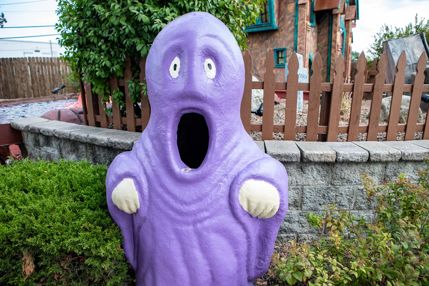Ghost trash can at Haunted Trails mini golf in Burbank, Illinois