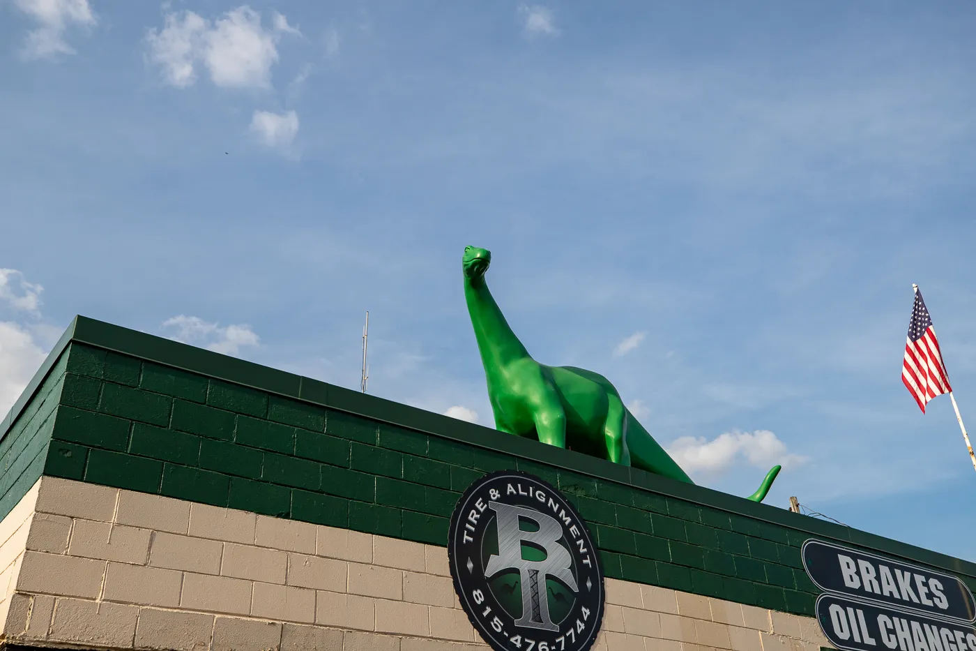 Rooftop Sinclair Dinosaur in Wilmington, Illinois