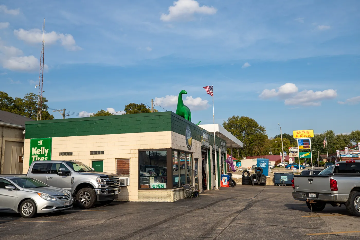 Rooftop Sinclair Dinosaur in Wilmington, Illinois