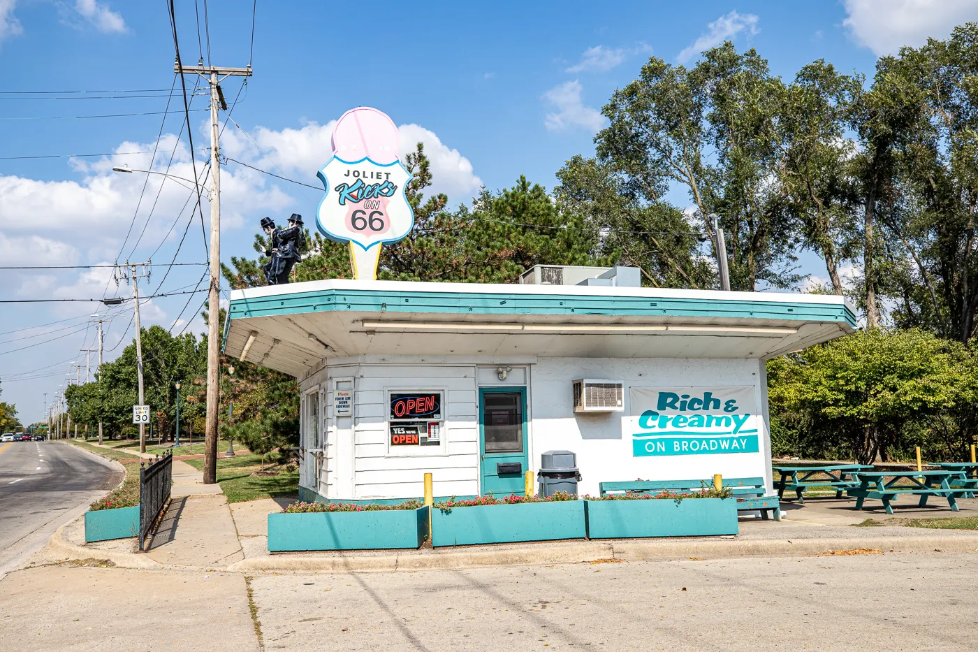Rich & Creamy in Joliet, Illinois - Route 66 Ice Cream Shop
