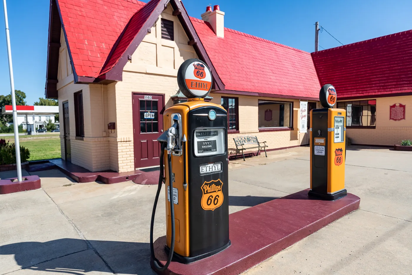 Baxter Springs Independent Oil and Gas Service Station in Baxter Springs, Kansas Route 66 Visitor Center