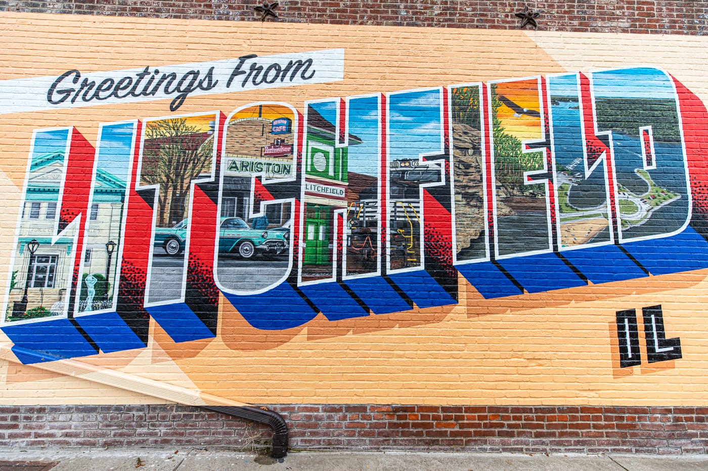 Greetings from Litchfield, Illinois postcard Mural on Route 66